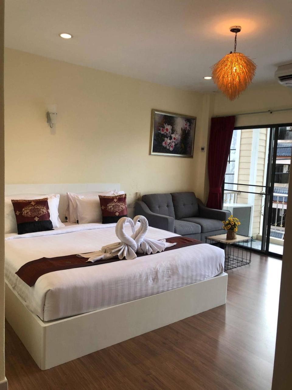 Db Residence Patong Eksteriør billede